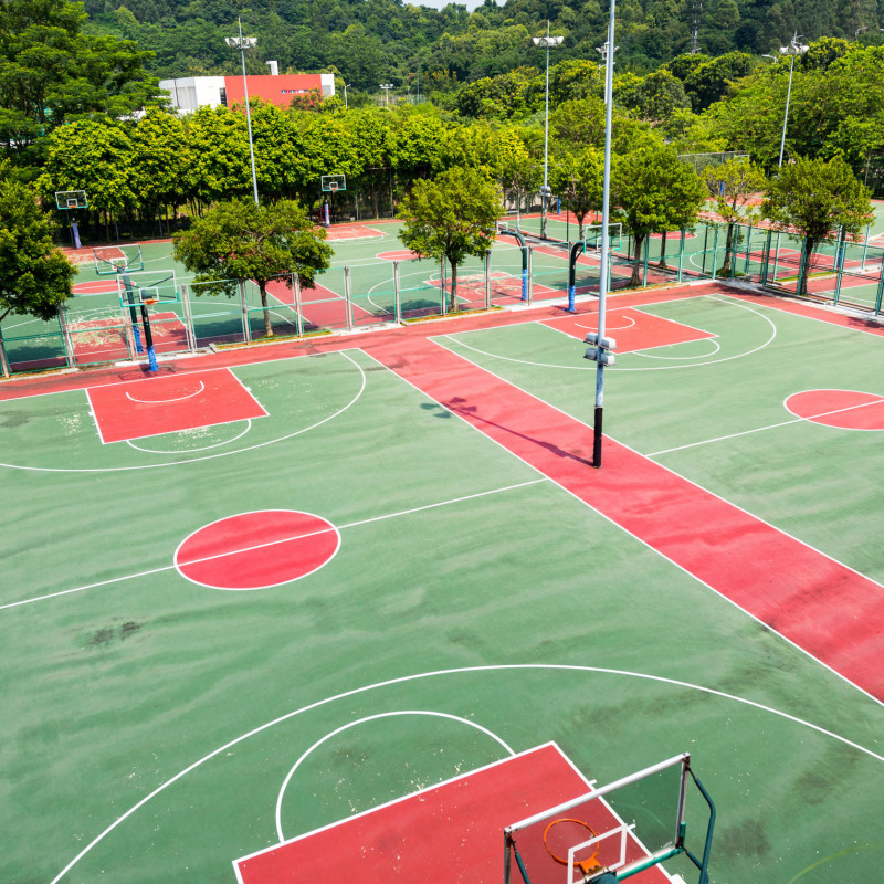户外篮球场