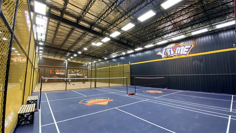 室内羽毛球馆